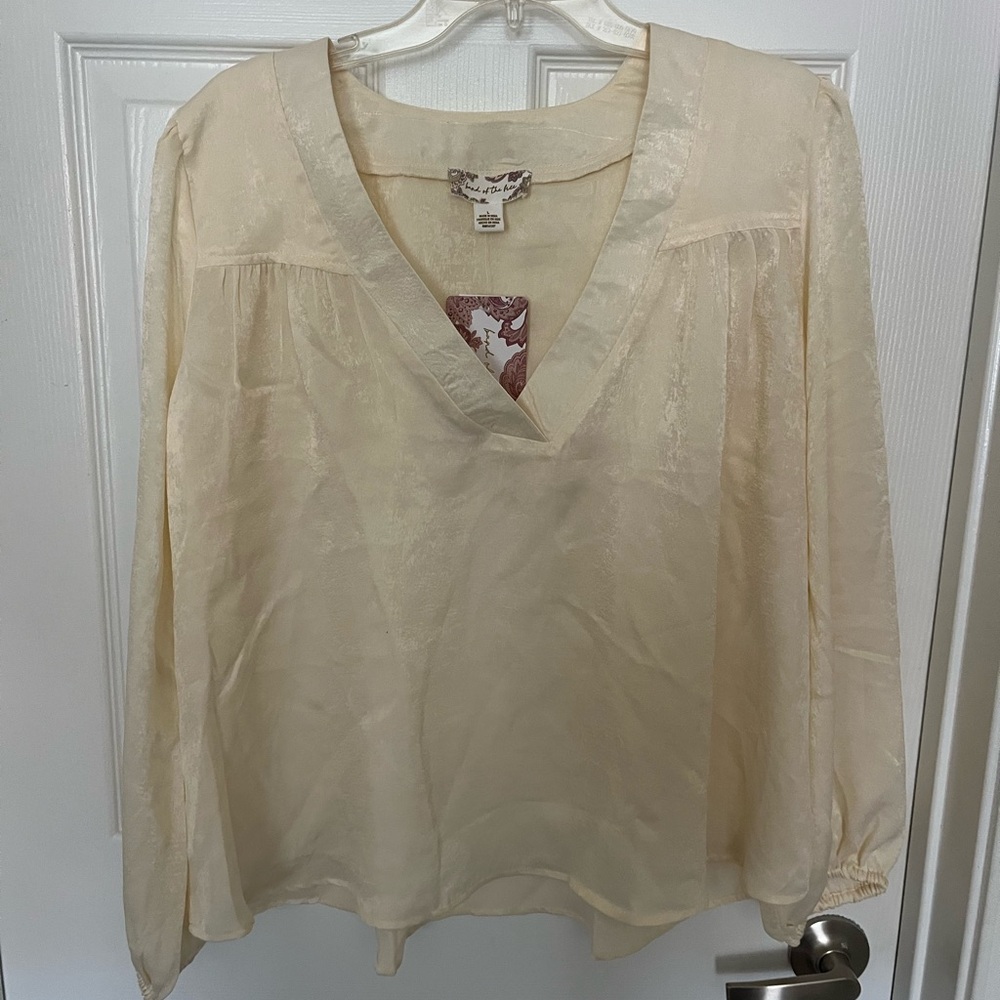 FINAL PRICE Band of Gypsies Light Cream V-Neck Blouse